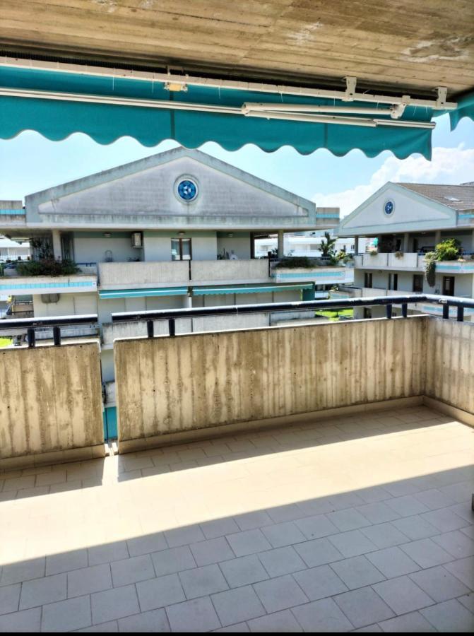 Attico Vista E Fronte Mare Zaffiroblu Con Posto Auto Montesilvano Exterior foto